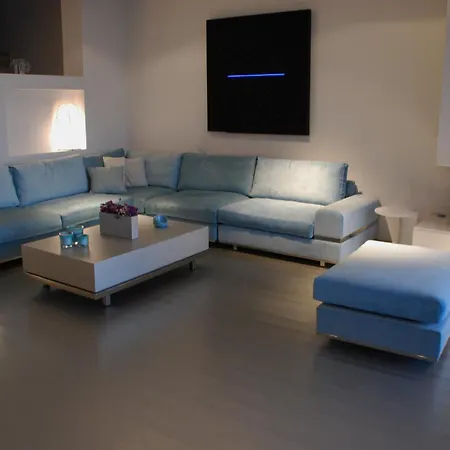 Front In * Лоутраки