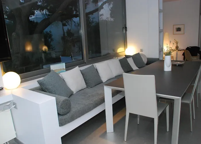 Front In Villa Loutráki